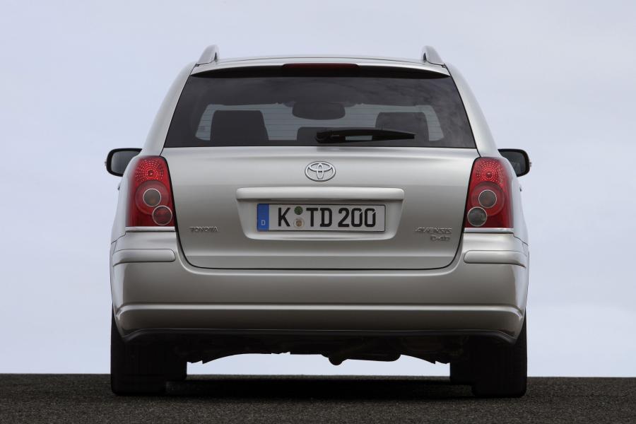  Toyota Avensis Wagon 2006 года  (фото 48 из 71)